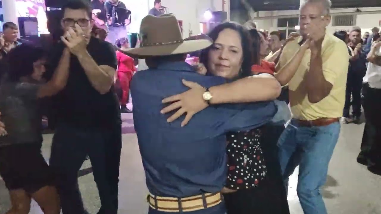 Baile no CCI Umuarama com Cato tchê