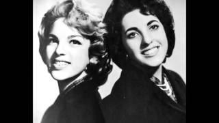The Singing Belles - Someone Loves You, Joe (1960)