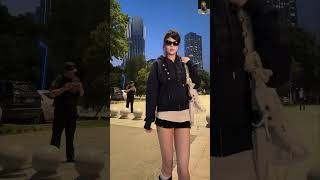 Youthful energy expression, beautiful girl c#G156319