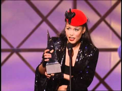 American Music Awards 2000 Alicia Keys Wins Favori...