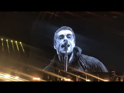 " Champagne Super Nova", Liam Gallagher at F1 Singapore Grand Prix 2018