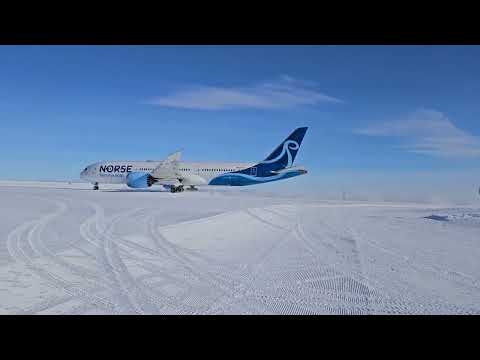 Boeing 787 Dreamliner lands in Antarctica