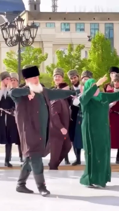 КРАСИВЫЙ ЧЕЧЕНСКИЙ ТАНЕЦ - YouTube