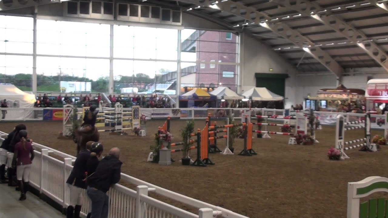 Zaronda and Jessica Hewitt under 23s Aintree premier 2013