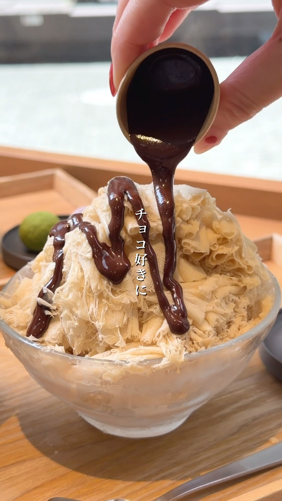 Crispy Chocolate Shaved Ice🍧🍫 #TokyoCafe #TokyoGourmet - YouTube