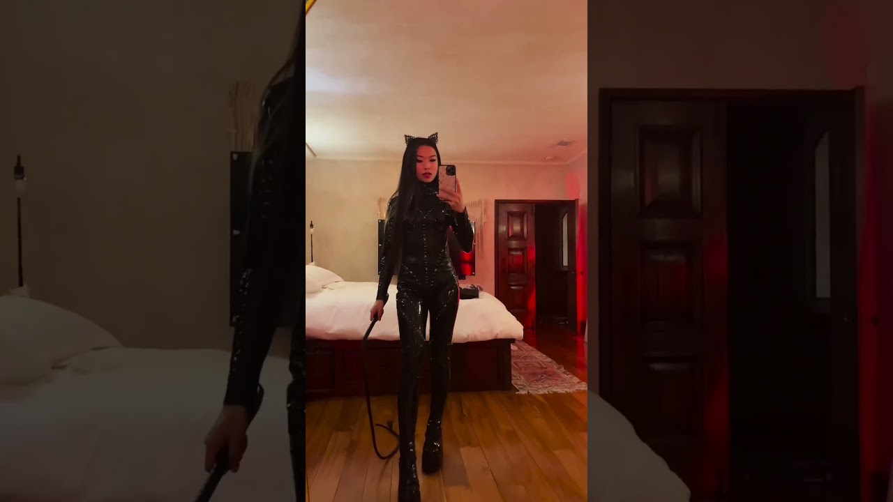 Lady latex girl - high fashion