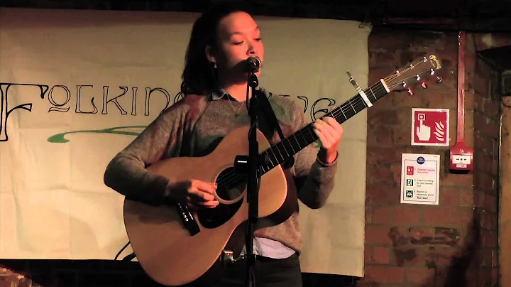 Aimee Gould - Bones - Folking Live [Artree Music]