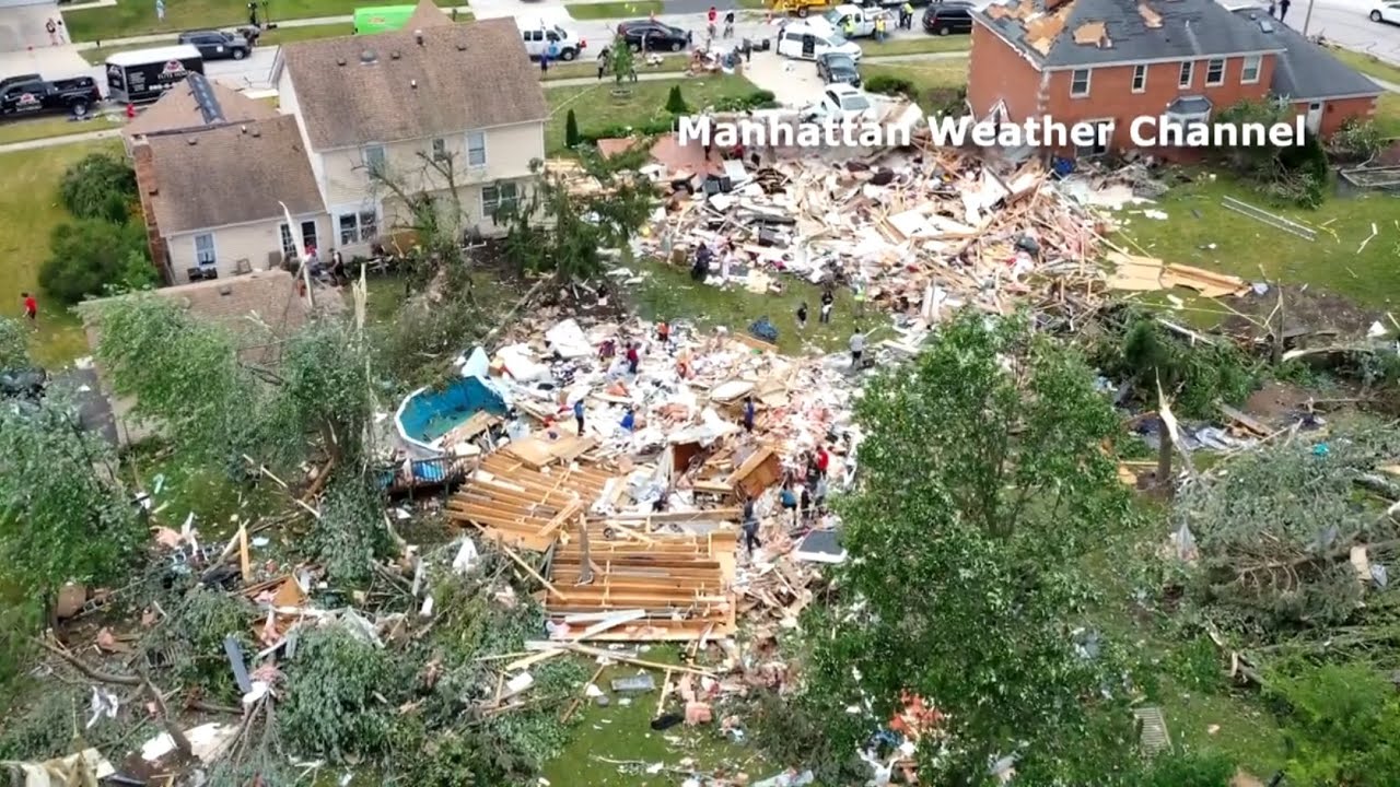 Drone video shows tornado damage in Chicago suburbs - YouTube