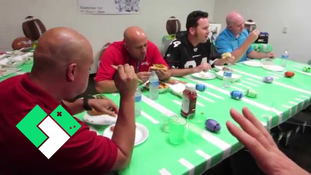 5 HOT DOGS IN 5 MINUTES! (9.3.14 - Day 887) | Clintus.tv - YouTube