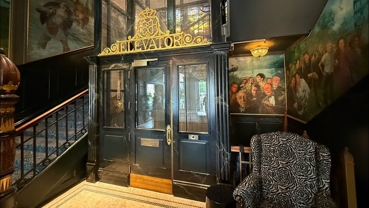 ELEGANT! 1902 Titan (mod.) Traction Elevator @ Hotel Royal, Aarhus, Denmark.