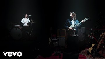 Juanes, Jay de la Cueva - El Niño Del Tambor