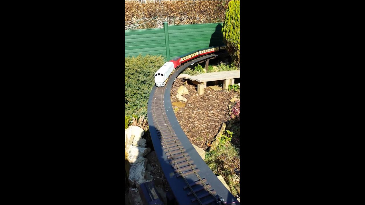 Peak diesel Gauge 3 with coaches