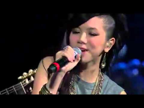 G.E.M.(鄧紫棋) 與 Jason Mraz - Lucky 中文版 Mandarin ver. (Live)