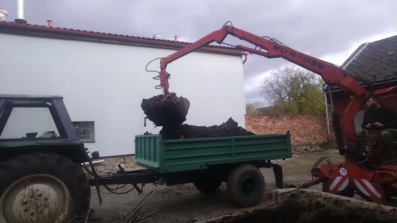 Zetor8011 - Nakládka hnoje nakladače unhz500. 