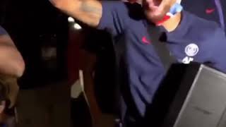 Final Champions League EN VIVO: Neymar llegó con parlante en mano, bailando  y puso la alegría previo al PSG vs. Bayern Munich | VIDEO |  FUTBOL-INTERNACIONAL | DEPOR