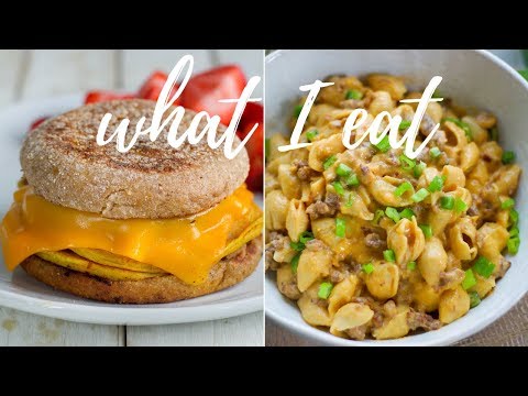 WHAT I EAT IN A DAY [VEGAN BREAKFAST SANDWICH + HAMBURGER HELPER]  | PLANTIFULLY BASED