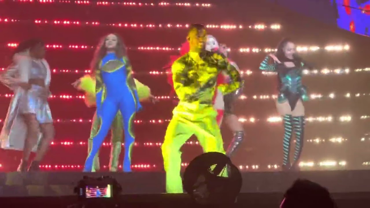 Little Mix Reggaeton Lento - Confetti Tour Belfast 9th April