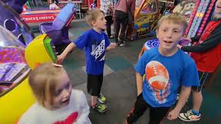 Goss Family / Chuck E. Cheese 🧀 Dance and finish of the day / Greenville South Carolina 2023 Goss Family / Chuck E. Cheese 🧀 Dance and finish of the day / Greenville South Carolina 2023