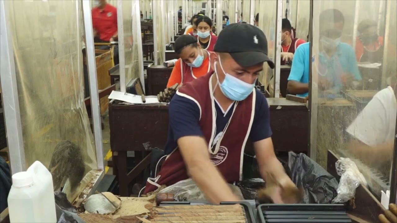 Visita del MITRAB en Fábrica de Tabaco Estelí