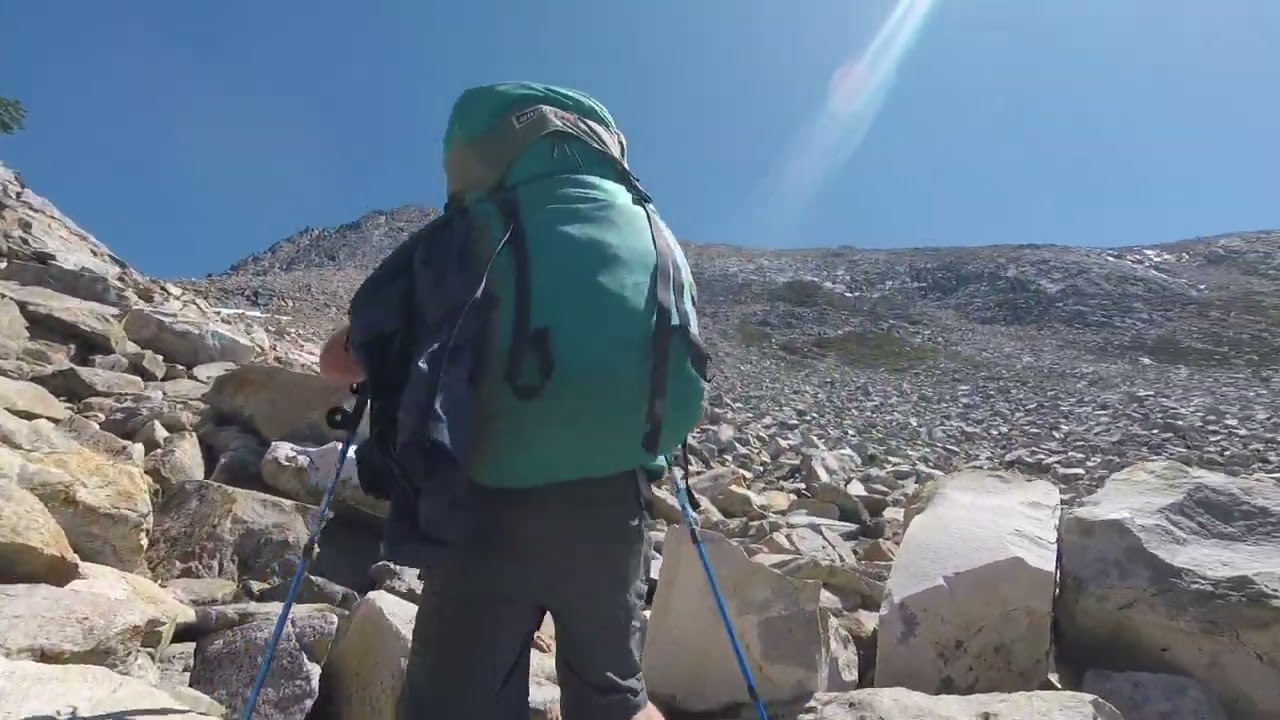 Trekking Laguna Ilon a paso de las nubes refugio Roca
