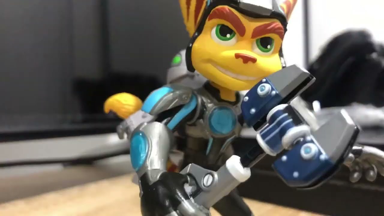 Ratchet and clank figures vs indominus rex