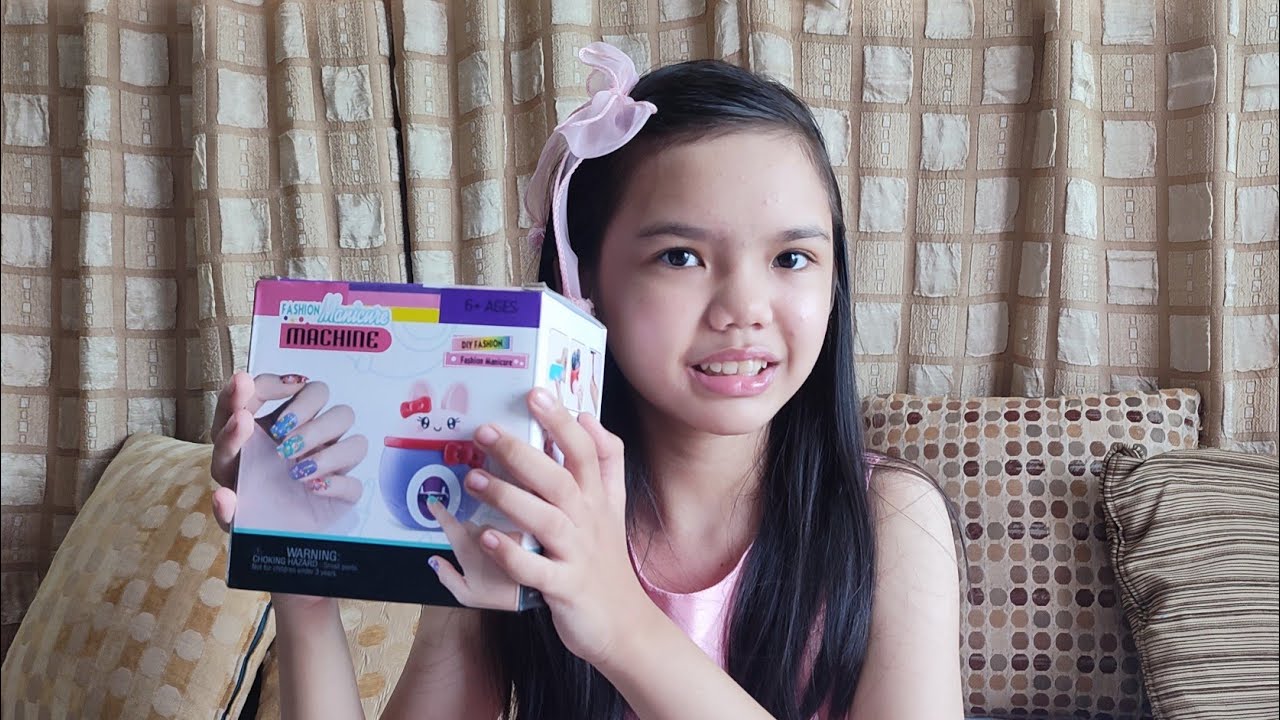 Joyce Checking  the Fashion Manicure Machine and How it works