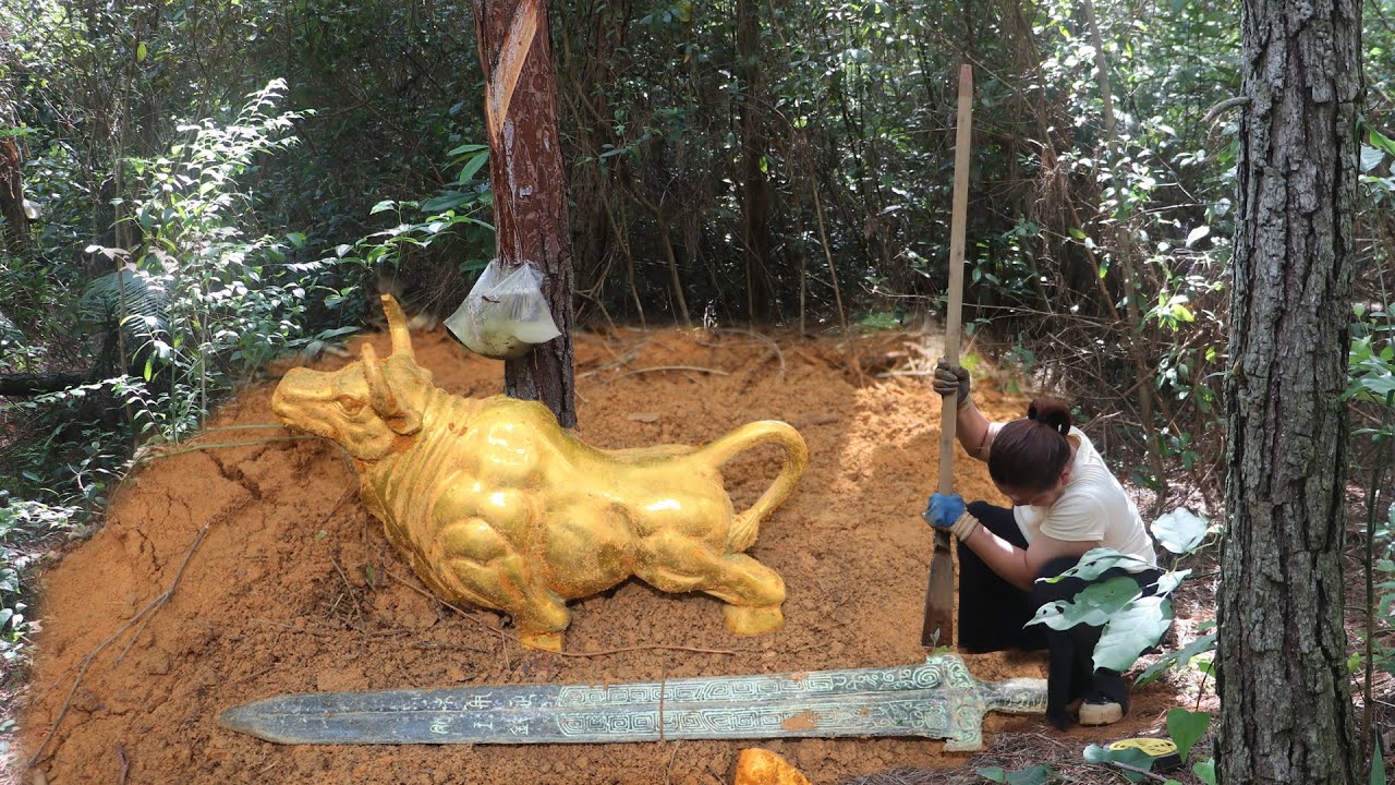 Ancient rare treasure found with 3D metal detector