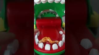 🌈Crocodile 🐊 Dentist eating HO Scale model train #asmr #trending #games #viral #ytshort