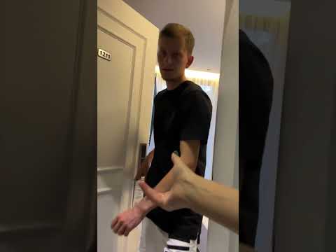 лучше бы не отдавали🙁 идти к соседу?🔼 #shorts