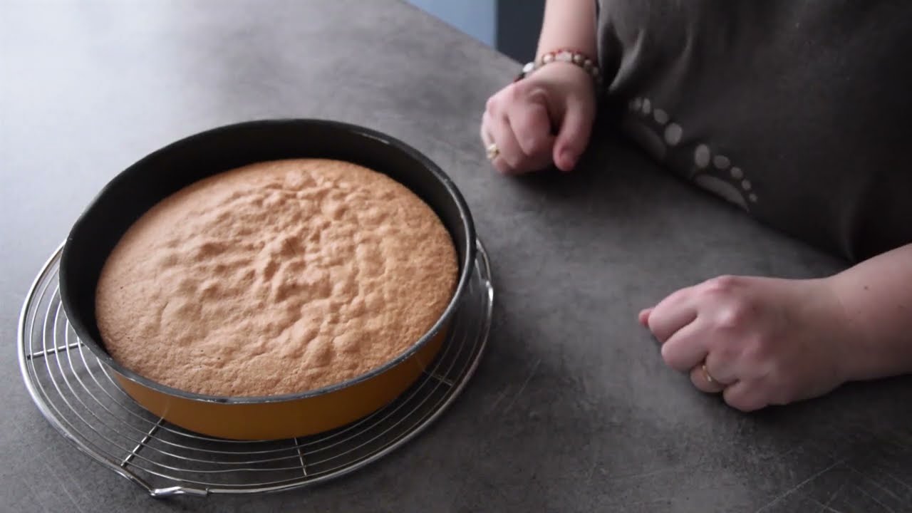 Un gâteau de Savoie recette de marraine 🍰🍰🍰