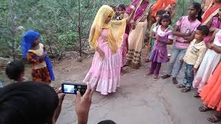 Kabhi tu mujhe haraye is gane par Bachchi ka good dance kiya