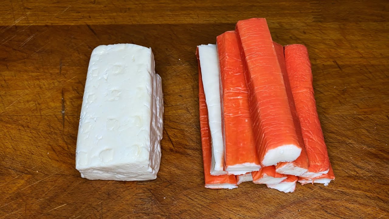 Очень вкусный салат с крабовыми палочками и сыром брынза на Новый год ...