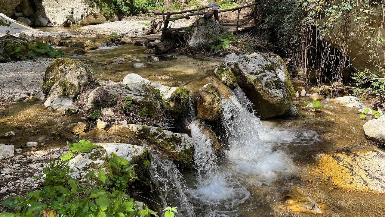 Cascate di Calabritto - Madonna del fiume - YouTube