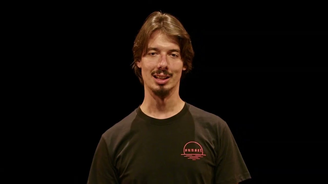 Le poème de l'Étranger - Un Prévu