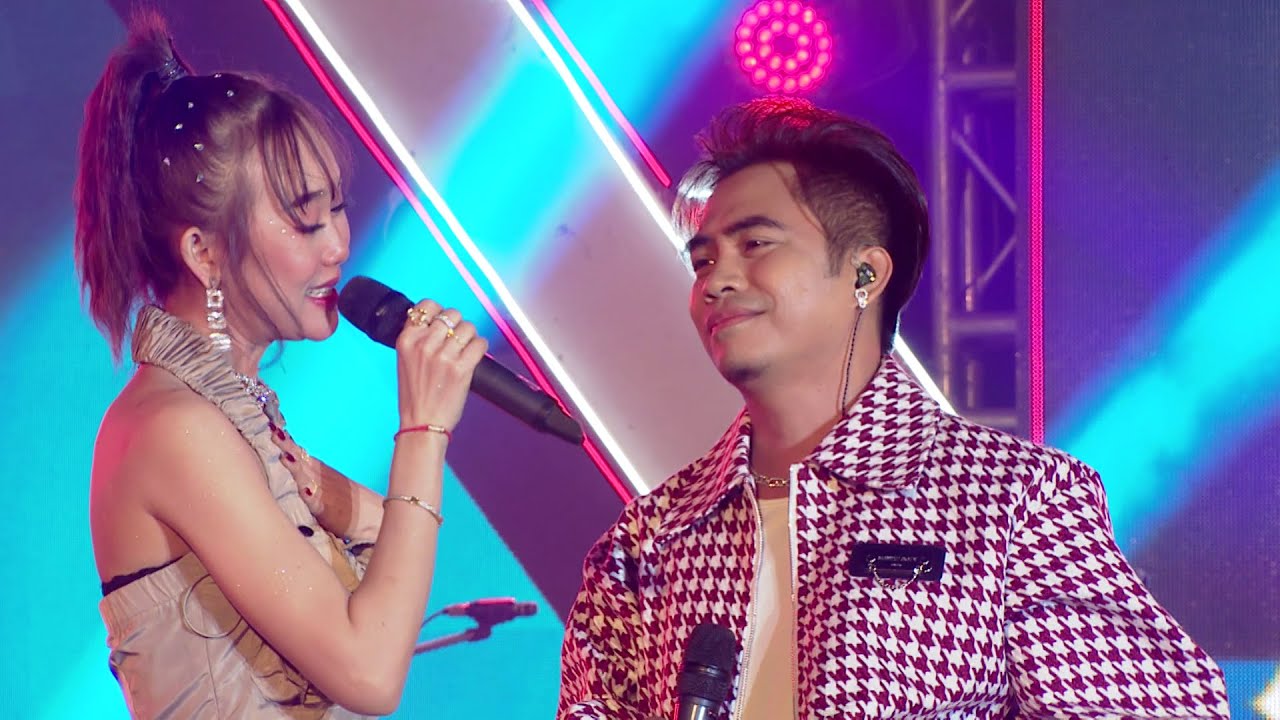 កក្រើកឆាក Cambodia Beer ពី កំពូលតារាចម្រៀង ឆាយ វីរៈយុទ្ធ និង អុីវ៉ា ( បទ បើអូននឹកគេឱបបងជំនួសបានអត់ )