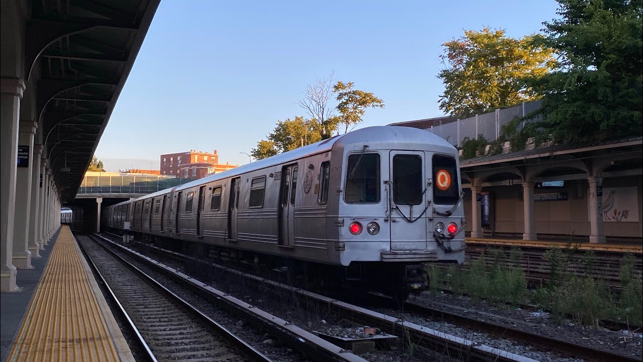 R46 (Q) Train Via Sea Beach Express