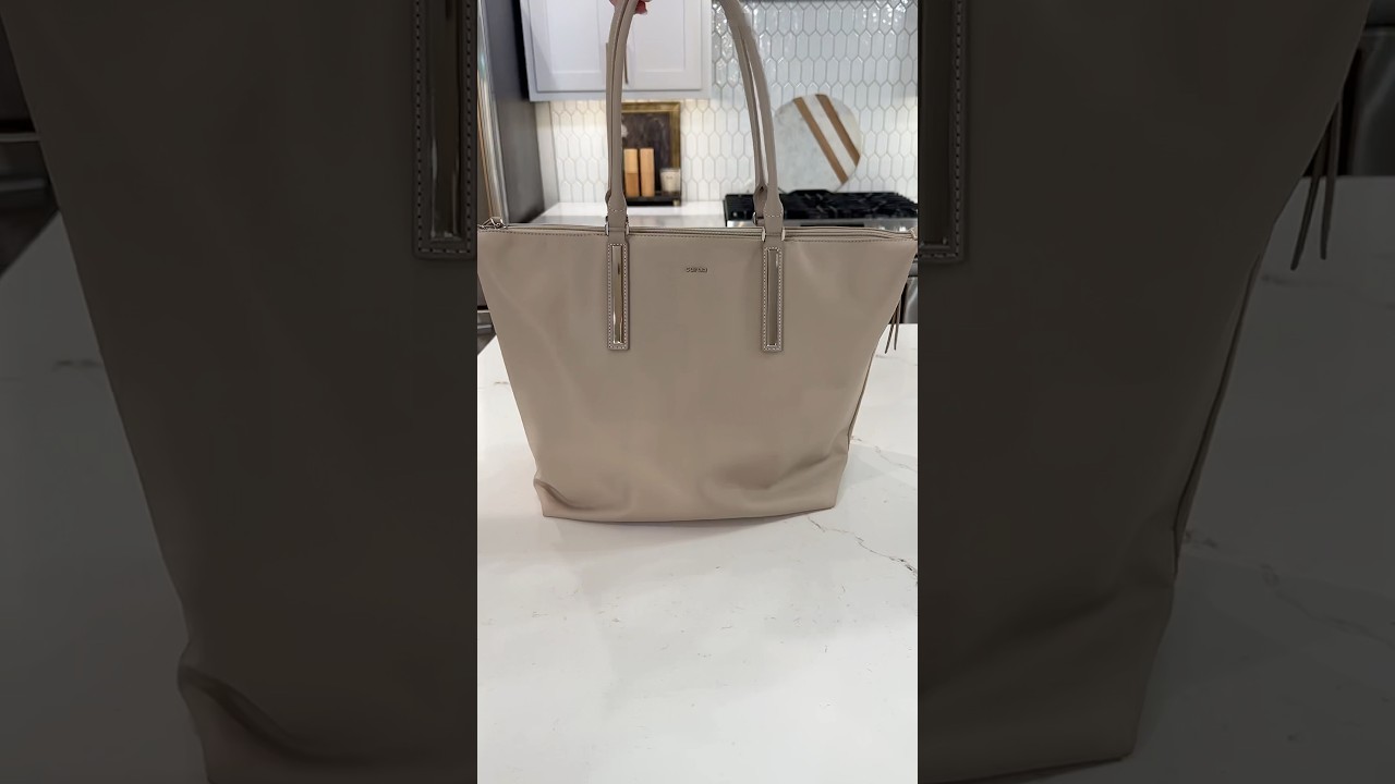 pack with me for a 5hr flight ✈️ any guesses where we are going? 