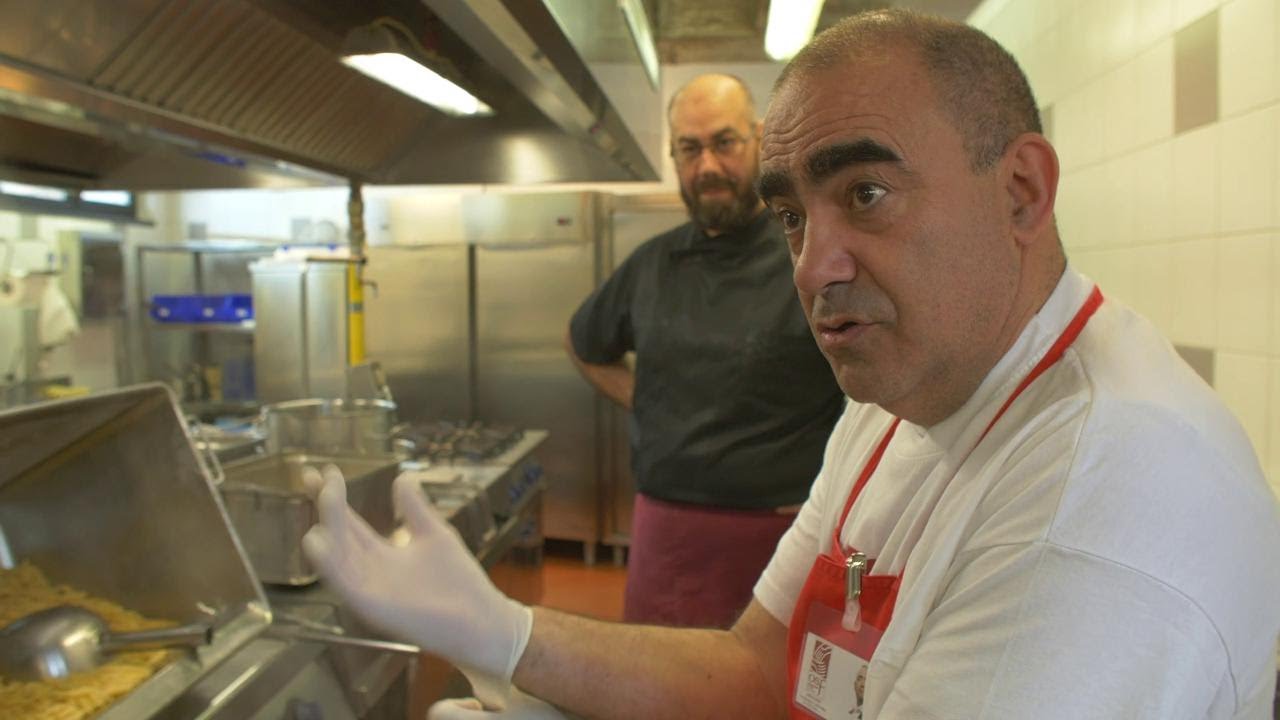 Elio volontario per un giorno all'Opera San Francesco: 