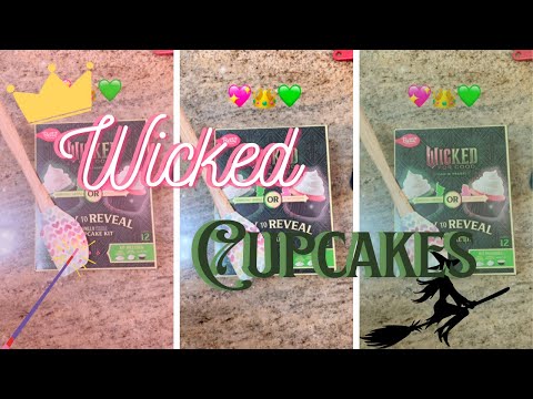 Make WICKED CUPCAKES with me bc part 2 comes out in two months!! 🩷💚 Make WICKED CUPCAKES with me bc part 2 comes out in two months!! 🩷💚