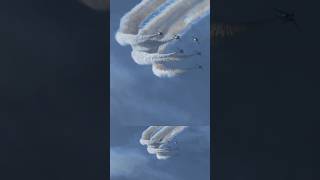 ブルーインパルス スモークの軌跡が美しいデルタロール 航空自衛隊松島基地 飛行場上空展示飛行訓練 Blue Impulse Aerobatics - Delta Roll