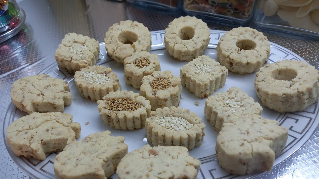 غريبة بيضة مشخشخة بالفاكية واو على النكهة البنينة