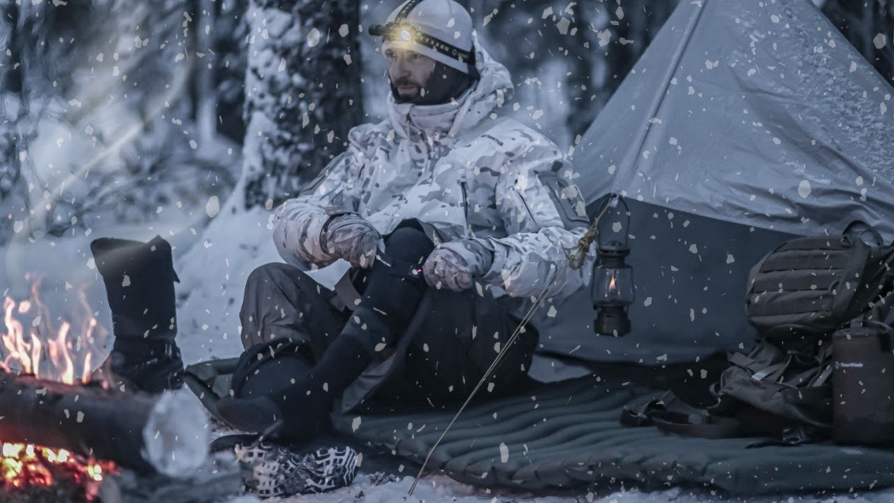 WINTER CAMPING in SNOW • TARP SHELTER for BUSHCRAFT SURVIVAL - YouTube