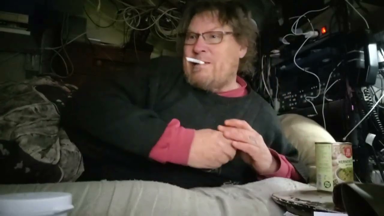 04 SAAPUI SÄHKÖLASKU SAPUSKAA UUSIA LEVYJÄ ARKISTOON