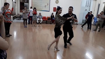 Samba lớp 3-Thầy Việt Phú vs cô Trâm Anh-Th12-2017-Khiêu vũ giao tiếp-Cung VHLĐ HCM