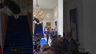 🇫🇷 President Emmanuel Macron welcomes 🇺🇸 Secretary of State Marco Rubio to the Elysée Palace.