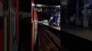 🎥 "Aisi train journey aapne nahi dekhi hogi!"#train #railoneapp #viral #trendingshorts