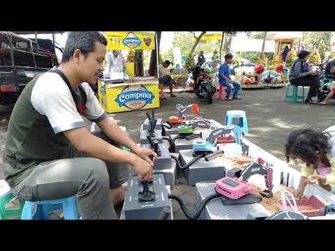 Review Singkat Huina 1580 Full Metal RC Excavator Realistic. 