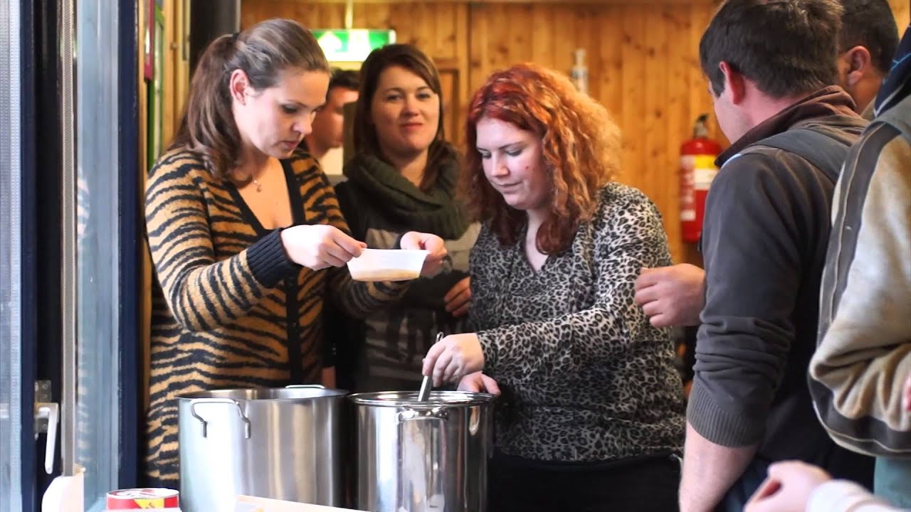 Space-S bouwvakkers Lunch, verzorgd door bewoners