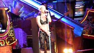 P!nk Please don`t leave me Düsseldorf 28.11.09