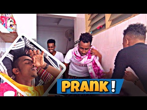 prank:-halis-galiyey-muniir,-lii-caato-iyo-zaki😱